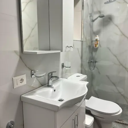 Willa Duplex Up To 10 Guests 2 Baths & Kitchen *