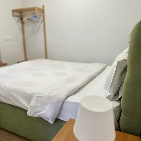 Duplex Up To 10 Guests 2 Baths & Kitchen Willa Tirana
